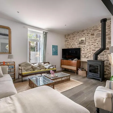 Maison Bauloise A 600 M De La *